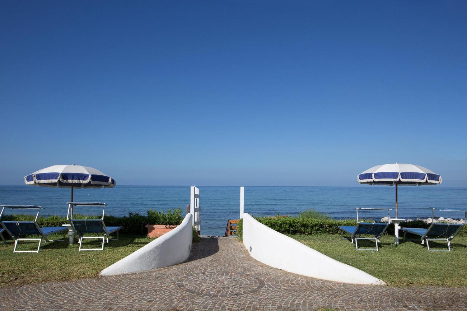 Torre San Vito Hotel Villaggio Гаэта Экстерьер фото