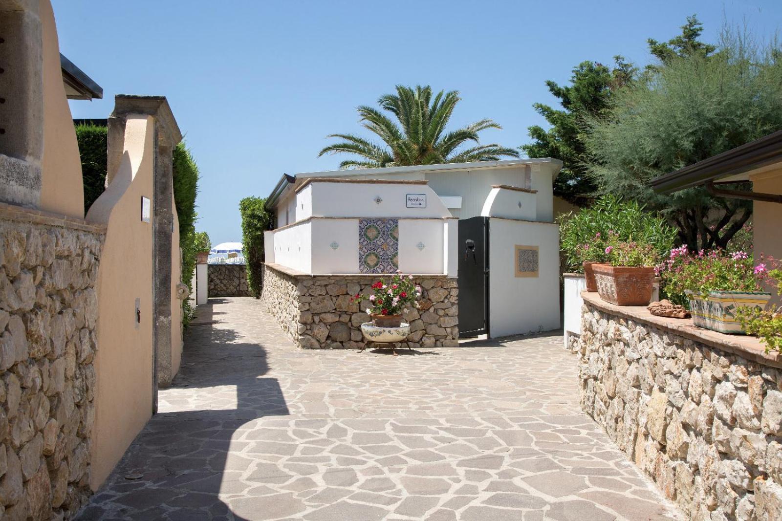 Torre San Vito Hotel Villaggio Гаэта Экстерьер фото